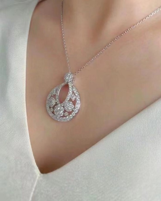 Van Cleef & Arpels Fleurett VCARPJKK00 Necklace