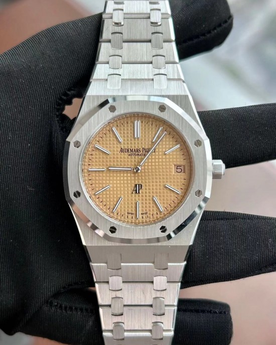 Audemars Piguet  Royal Oak  15202BC.OO.1240BC.01