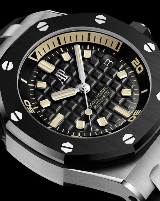 Audemars Piguet  Royal Oak  15720CN.OO.A002CA.01