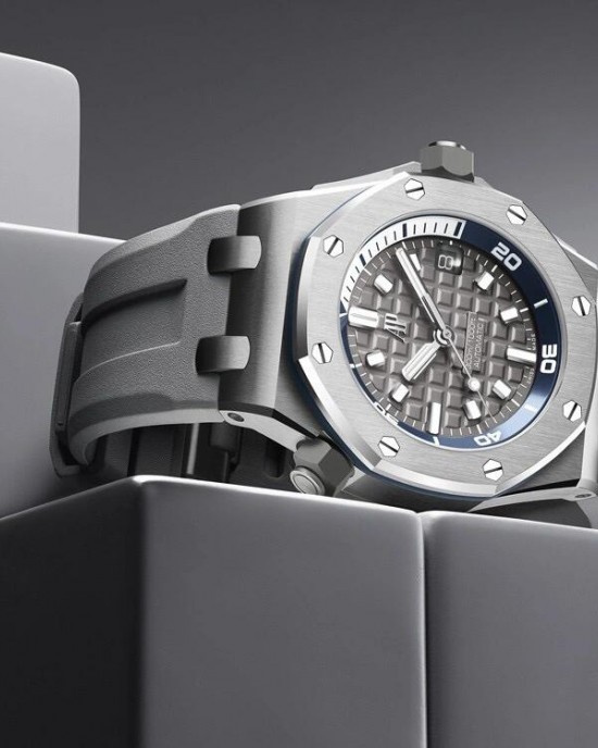 Audemars Piguet  Royal Oak  15720ST.OO.A009CA.01