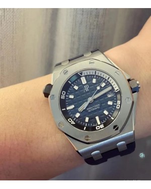 Audemars Piguet  Royal Oak  15720ST.OO.A027CA.01