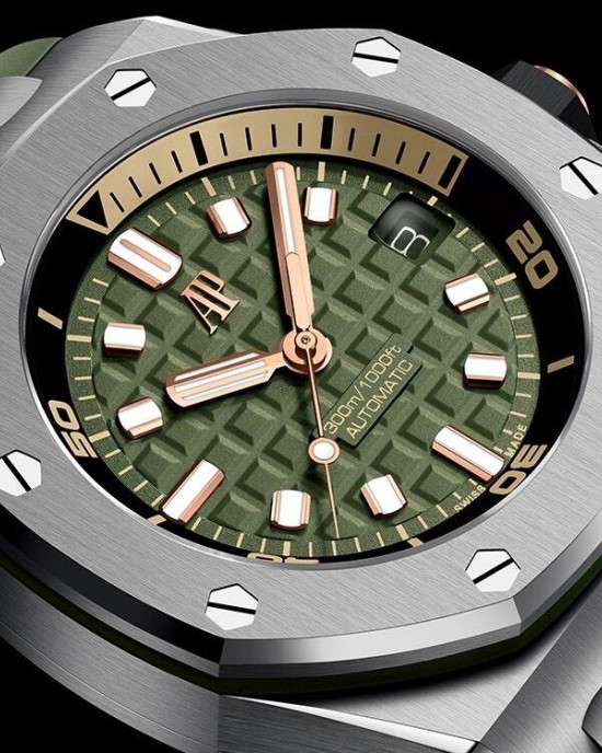 Audemars Piguet  Royal Oak  15720ST.OO.A052CA.01