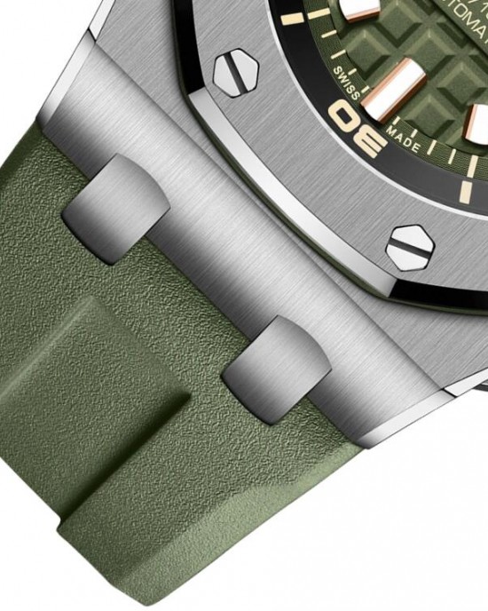 Audemars Piguet  Royal Oak  15720ST.OO.A052CA.01