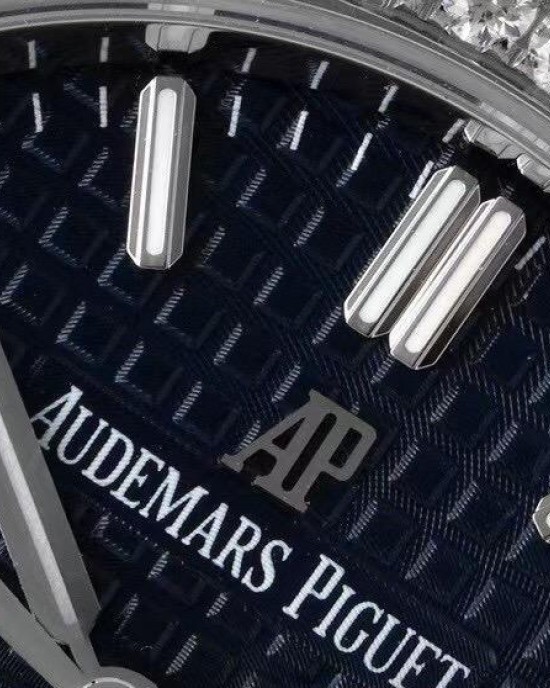 Audemars Piguet  Royal Oak  77351ST.ZZ.1261ST.01