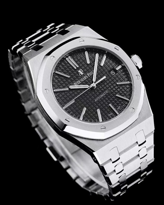 Audemars Piguet  Royal Oak 15400ST.OO.1220ST.01