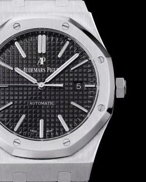 Audemars Piguet  Royal Oak 15400ST.OO.1220ST.01