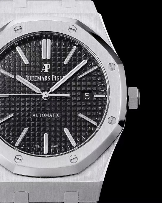 Audemars Piguet  Royal Oak 15400ST.OO.1220ST.01