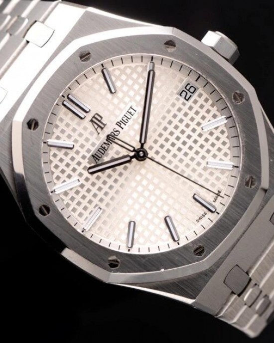 Audemars Piguet  Royal Oak 15500ST.OO.1220ST.04