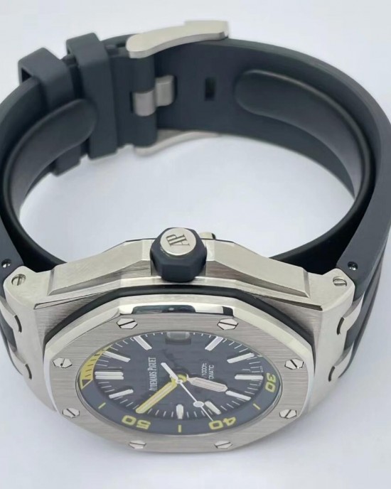 Audemars Piguet  Royal Oak 15710ST.OO.A027CA.01