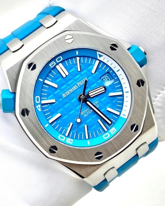 Audemars Piguet  Royal Oak 15710ST.OO.A032CA.01