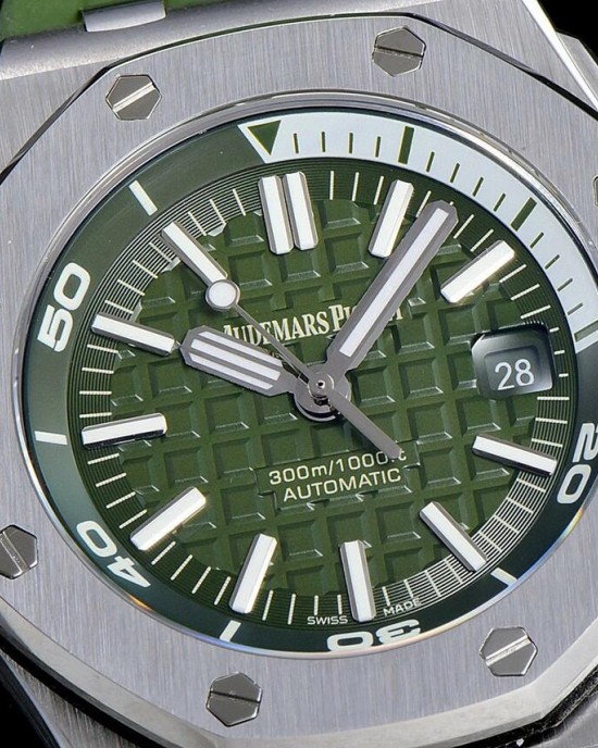 Audemars Piguet  Royal Oak 15710ST.OO.A052CA.01