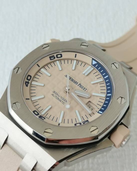 Audemars Piguet  Royal Oak 15710ST.OO.A085CA.01